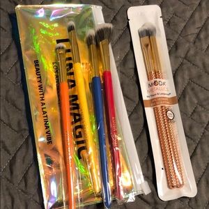 Moda and Luna magic make up brushes